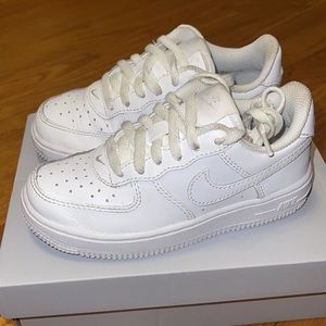 White Nike Airforce
